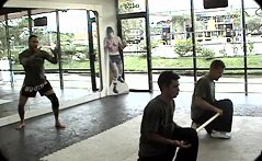 ムエタイで棒折りに挑戦するも・・・