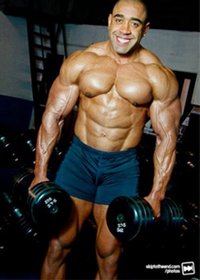 最強マッスル夫婦、1週間に100個卵を食べて肉体維持