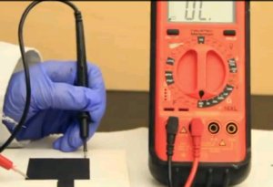 スプレーで吹き付ける「塗るバッテリー」