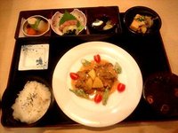 沖縄市の「ゆうゆう」でランチ