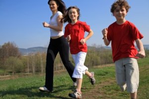 食事や運動に対する人間の意識は10歳までに決まる!?