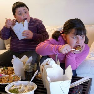 10代の肥満は幼少時の母子関係に一因? 米研究