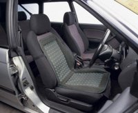 暑くなった車内の温度を素早く下げる方法