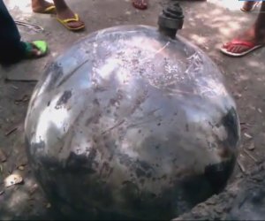 なんだコレ!? 宇宙から降ってきた「銀の玉」