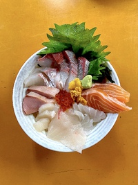 福岡で海鮮丼ランチ