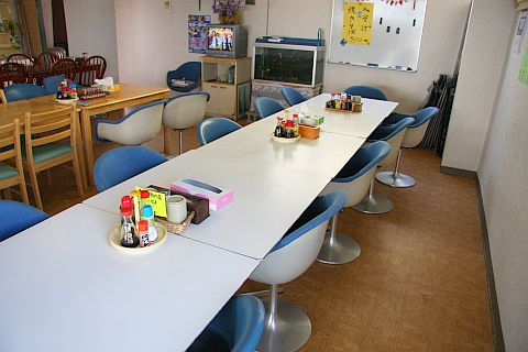 やっちーすば　テーブル