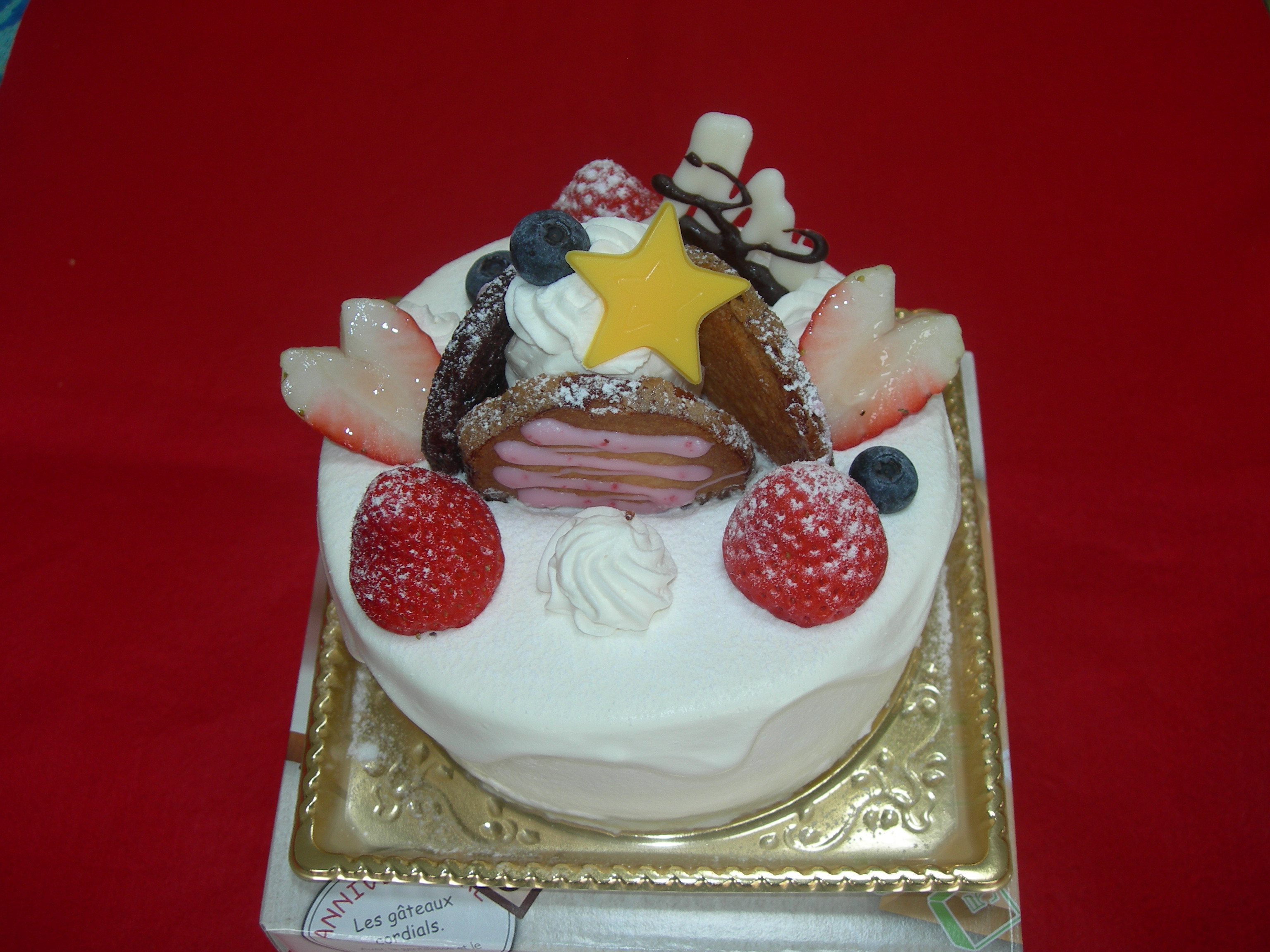 美味しい白バラ洋菓子店のケーキ　（*^_^*）