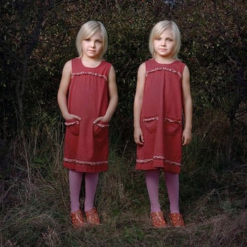 双子のアート写真