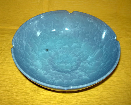 今週の陶芸作品：亀甲貫入青瓷鉢