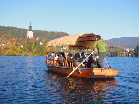 秋のクロチア・スロヴェニアの旅  ブレツド湖の聖マリア教会