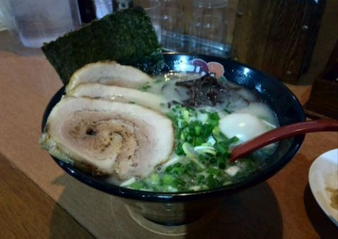 沖縄市 ラーメン ゆいま~る人: