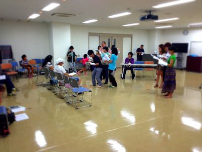 演劇集団こかげ 注文の多い美容室 舞台稽古風景