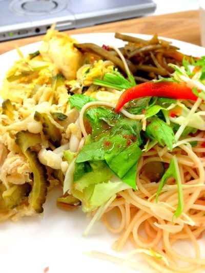 とうふちゃんぷるーときんぴらごぼうとサラダパスタ