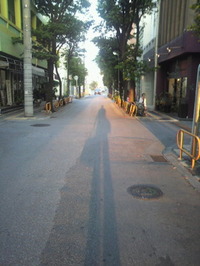 浮き島通りに沈む夕日 2012/05/08 03:47:22