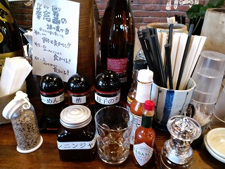 沖縄 北谷 らーめん 豚骨 とんこつ もとなり 麺や偶 ホテル コンドミニアム ロングステイ 長期滞在 マンスリー ウィークリー 泊まる 宿泊 リゾートの住人 番頭 サービスアパート