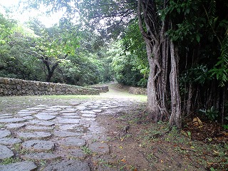 沖縄 浦添大公園 当山の石畳 ローラースライダー 展望台 夜景 散策 石畳 風情 北谷 ホテル コンドミニアム ロングステイ 長期滞在 マンスリー ウィークリー 泊まる 宿泊 リゾートの住人 番頭 サービスアパート