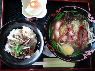 沖縄 美浜 台湾 麺屋 本場 ランチ オープン 北谷 ホテル コンドミニアム ロングステイ 長期滞在 マンスリー ウィークリー 泊まる 宿泊 リゾートの住人 番頭 サービスアパート