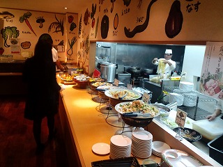 沖縄 那覇市 健康食品 バイキング レストラン 野菜 食べ放題 豆乳 ソフトクリーム 北谷 ホテル コンドミニアム ロングステイ 長期滞在 マンスリー ウィークリー 泊まる 宿泊 リゾートの住人 番頭 サービスアパート