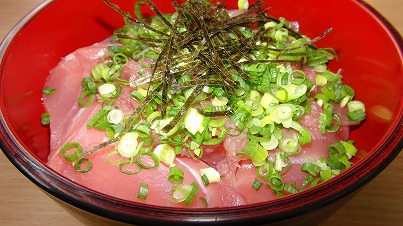 沖縄 夕日 魚市場 マグロ丼 三線 音色 歌声 北谷 宿泊 ホテル コンドミニアム ロングステイ 長期滞在 マンスリー ウィークリー 泊まる 宿泊 リゾートの住人 番頭 サービスアパート ウェディング ゴルフ