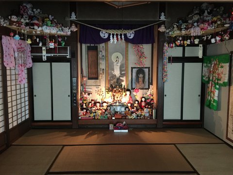 タガマヤ村滞在中。静寂の部屋での至福の瞑想。 タガマヤ村滞在中。静寂の部屋での至福の瞑想。