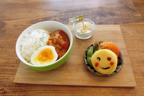 【移住ママオフ会レポート!】子どもと一緒にランチが楽しめるカフェソイラボでママ同士初対面のリアル情報交換タイム キッズ用ランチカレー