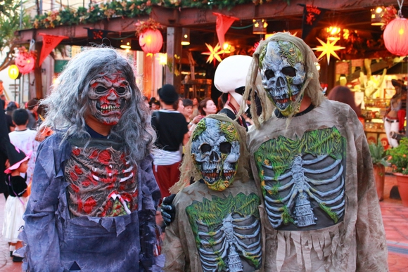 【動画あり】北谷町美浜で「ようかい体操」を踊ってみた【ハロウィン TI-DA Ver.】 【動画あり】北谷町美浜で「ようかい体操」を踊ってみた【ハロウィン TI-DA Ver.】