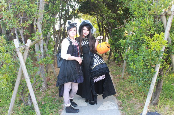 【ハロウィンの裏話】総額10万円相当の仮装で人格が変わることが判明。 ハロウィン仮装でスナップショット