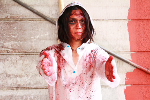 【100円ショップで手軽に作れる】ウォーキング・デッドをハロウィンメイクで再現する方法! ハロウィン 百円均一