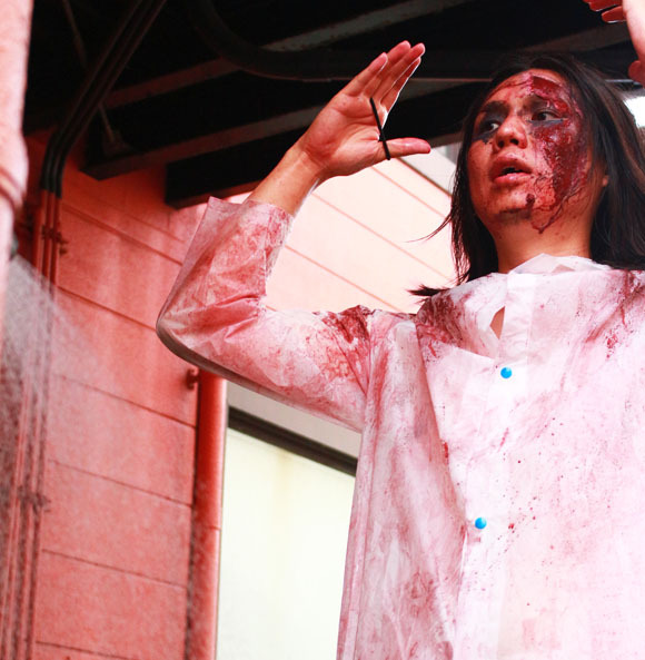 【100円ショップで手軽に作れる】ウォーキング・デッドをハロウィンメイクで再現する方法! ハロウィン 百円均一