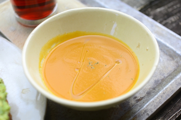 北中城で朝ごはんを食べるならカフェ「プラウマンズランチベーカリー」こわだりの食材を使った朝食がいただけます 朝ごはん(朝食)が食べられる北中城カフェ「プラウマンズランチベーカリー」ポタージュ