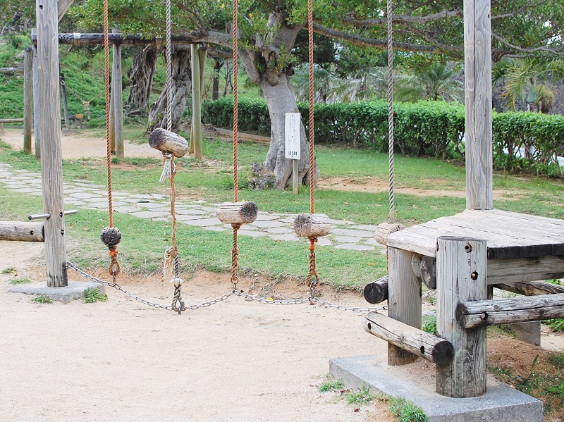 浦添市 伊祖公園 アスレチック遊具