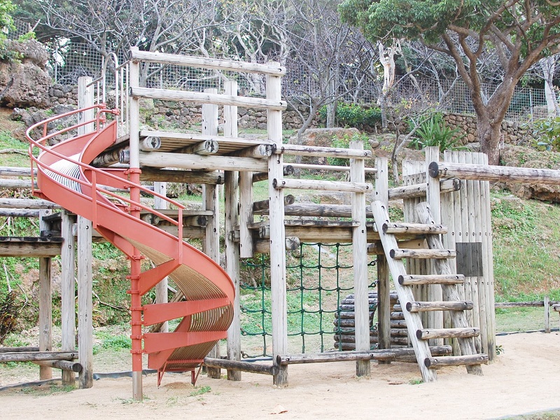 浦添市 伊祖公園 アスレチック遊具