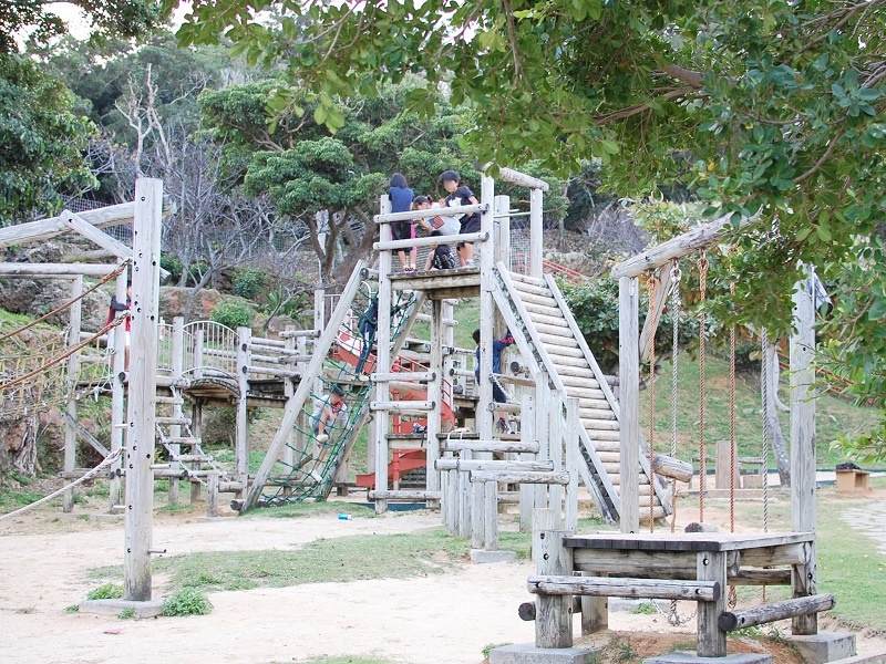 浦添市 伊祖公園 アスレチック遊具