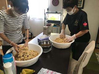 持ち帰り味噌作りを行いました☆ 持ち帰り味噌作りを行いました☆