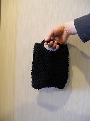 たま編みのミニバッグ