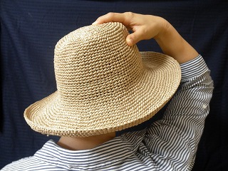 夏用の涼しげな帽子