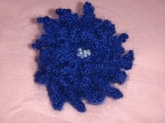 鎖編みのお花のブローチ