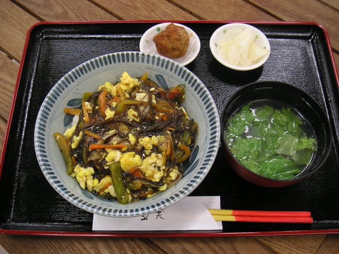 もずく丼って一体???