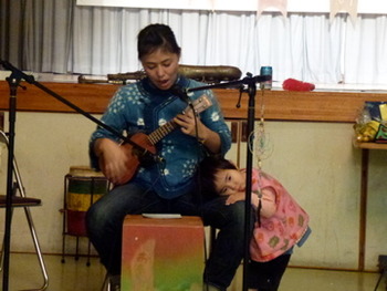 もとぶ手作り市 大望年会の様子です 酒と音楽とノンアルコール