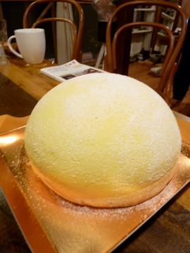 新開店! 素敵なカフェ「悠遊」 大きいシーサーが目印ですね!