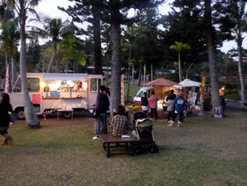イブも楽しかった!東南植物楽園、夜市、クリスマスも夜市です