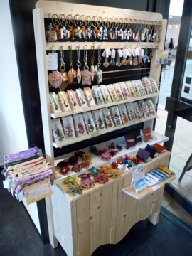 お店番。プラザハウスでお待ちしています。おやすみなさい。