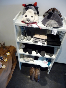 お店番。プラザハウスでお待ちしています。おやすみなさい。