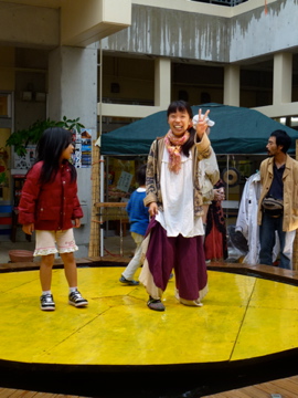 雨の名護市営市場手作り市 楽市楽座も登場です!