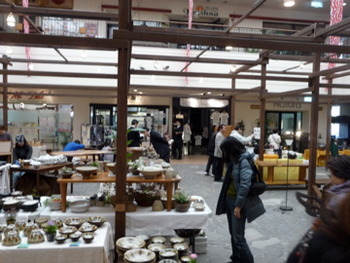 沖縄市工芸フェアーに行って来ました。賑やかなイベントです!