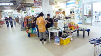 糸満ゆらり市は出店者という同じ目的の糸を感じました!