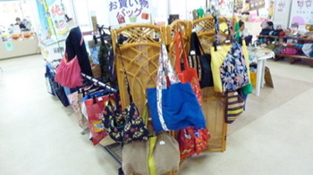 糸満ゆらり市は出店者という同じ目的の糸を感じました!