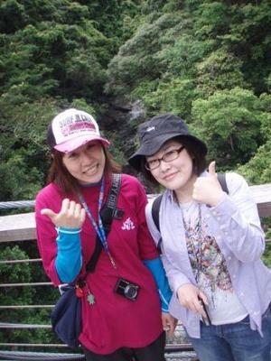 沖縄の自然体験・エコツアーで比地大滝トレッキングツアー