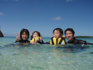シュノーケリング/沖縄/家族旅行/エコツアー/自然体験