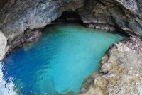 石垣島の「青の洞窟」